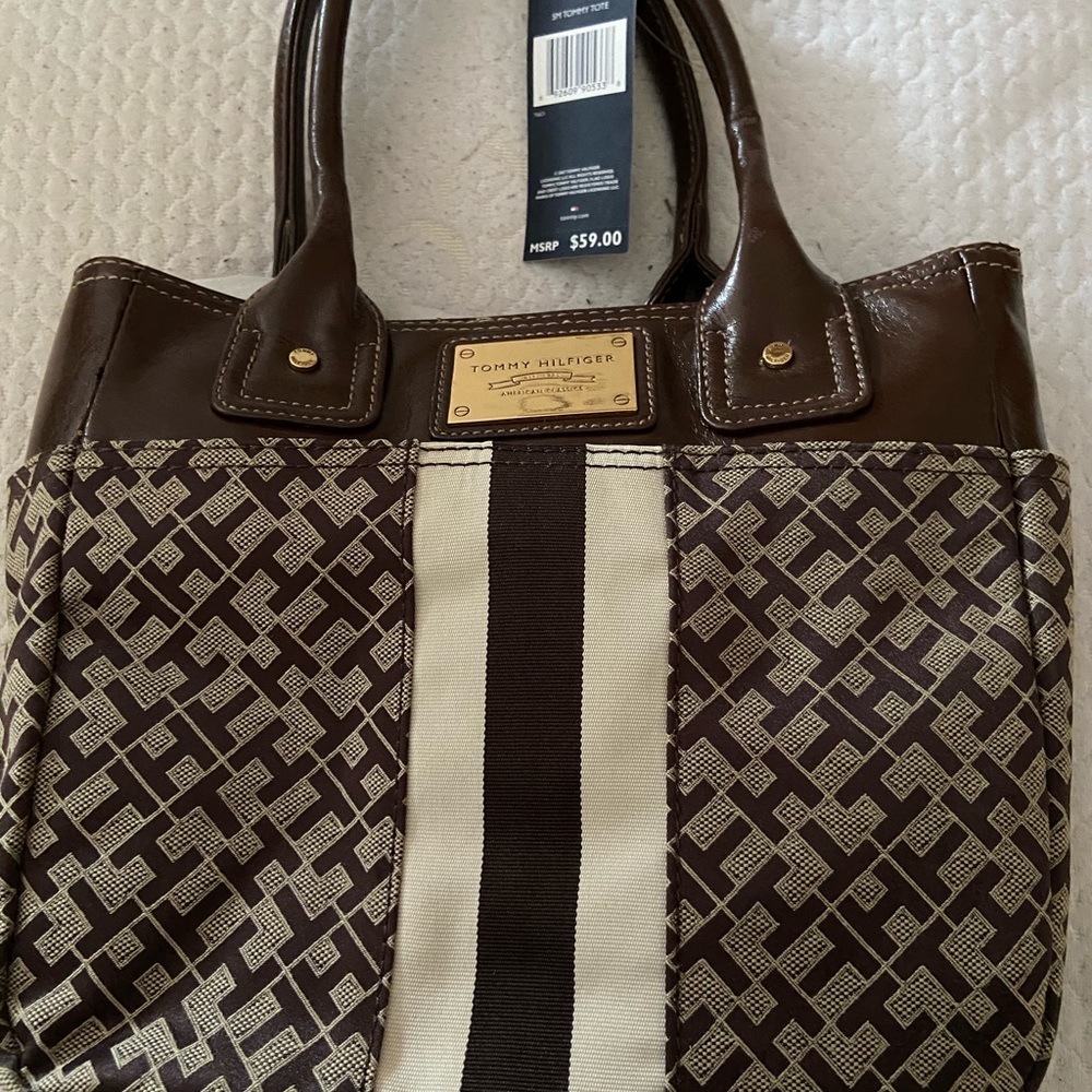 Tommy Hilfiger NWT purse